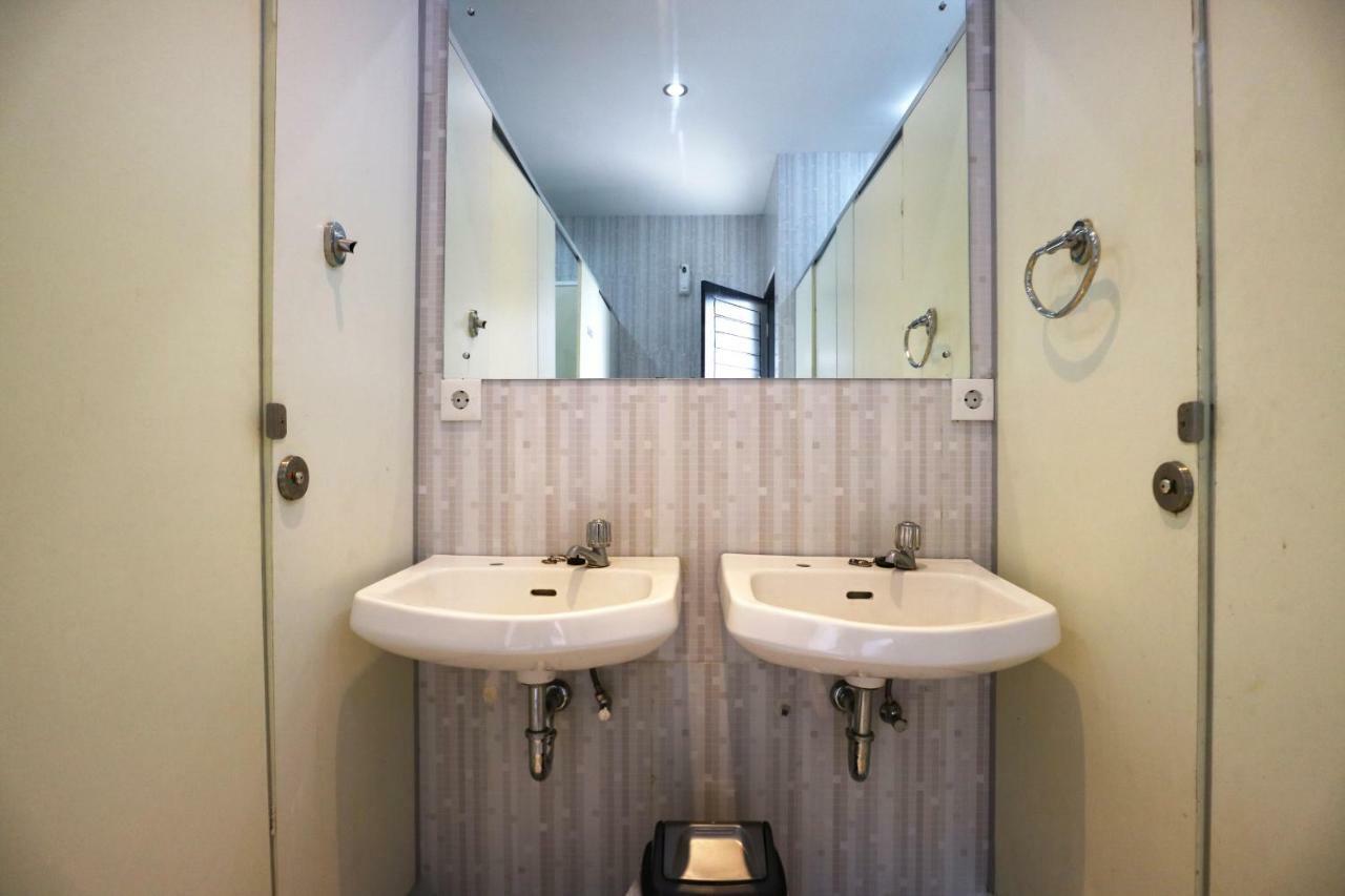 Reddoorz Hostel Near Gwk Main Gate Унґасан Екстер'єр фото