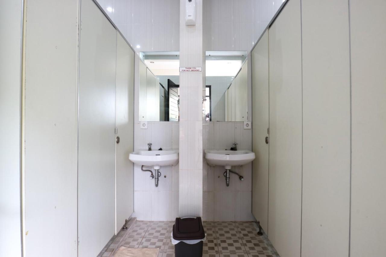 Reddoorz Hostel Near Gwk Main Gate Унґасан Екстер'єр фото